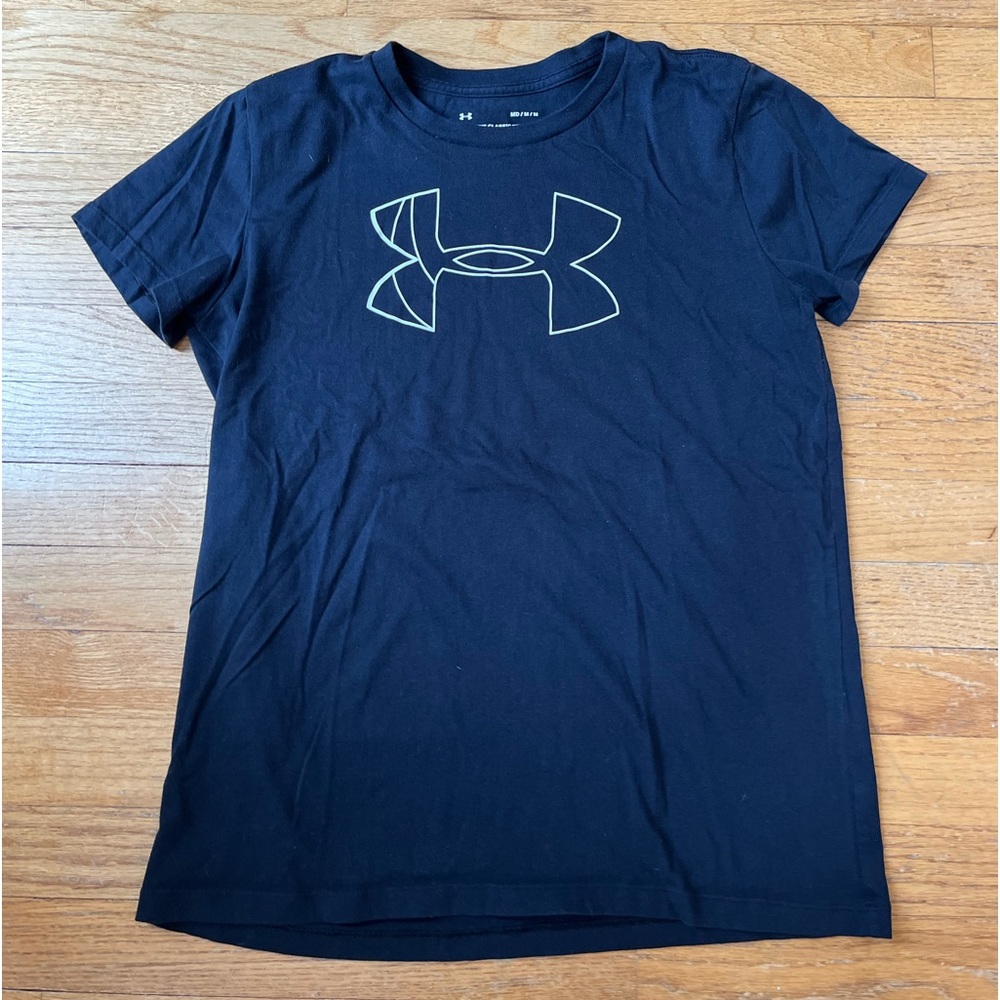 NWOT Black medium Under Armor Tee